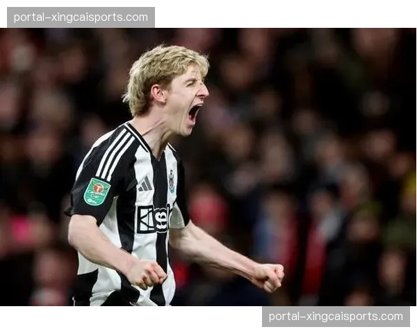 纽卡斯尔联总比分9-3大胜卡拉巴赫 戈登上演大四喜创纪录